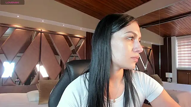 Snapshot of carina_rossi chatting on 2, 10, 2025 carina rossi online show from 2, 10, 2025