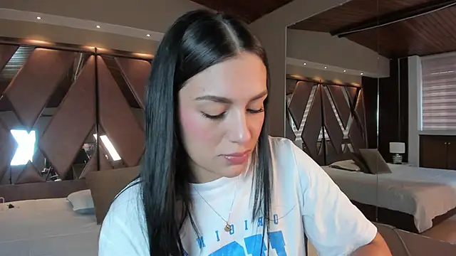 Snapshot of carina_rossi chatting on 15, 10, 2025 carina rossi online show from 15, 10, 2025