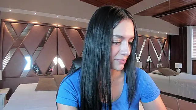 Snapshot of carina_rossi chatting on 12, 11, 2025 carina rossi online show from 12, 11, 2025