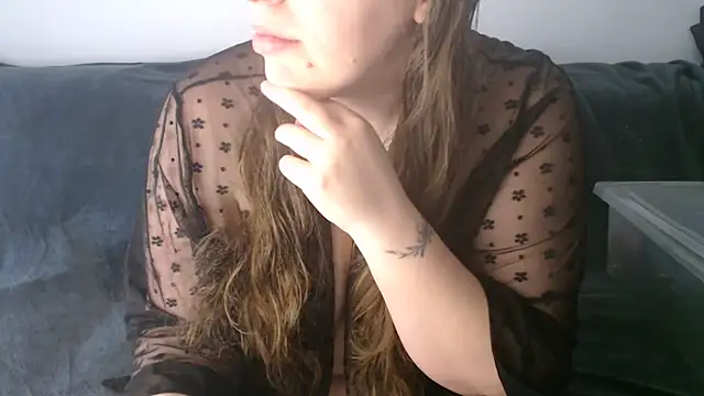 FrancaiseLynne online show from 1, 2, 2026