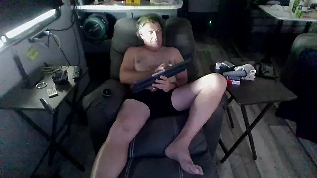 lateniter online show from 22, 4, 2026