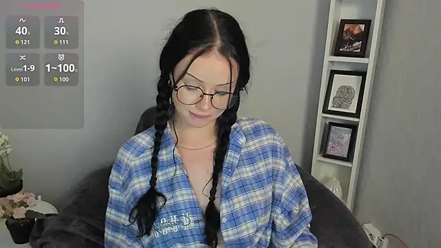 Snapshot of Lori__Hell chatting on 18, 6, 2026 Lori Hell online show from 18, 6, 2026