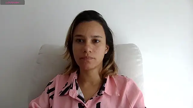 Snapshot of SamanthaWatson chatting on 7, 6, 2026 SamanthaWatson online show from 7, 6, 2026