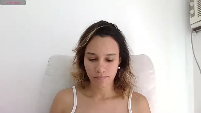 Snapshot of SamanthaWatson chatting on 8, 7, 2026 SamanthaWatson online show from 8, 7, 2026