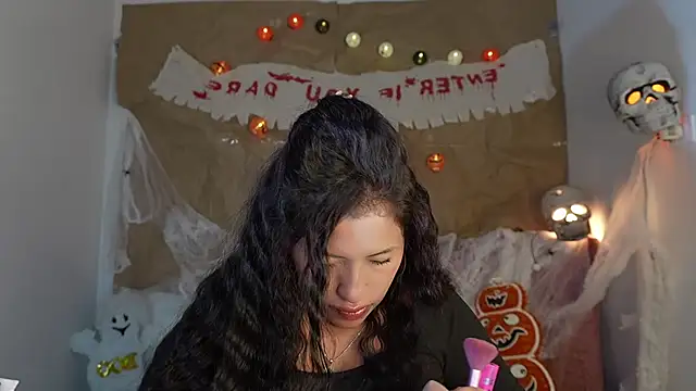 Snapshot of nerak_1a_ chatting on 23, 10, 2025 nerak 1a  online show from 23, 10, 2025