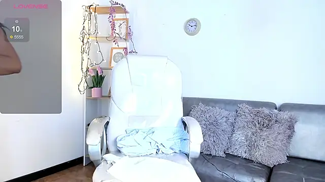 Snapshot of Issa_cooper chatting on 3, 11, 2025 Issa cooper online show from 3, 11, 2025