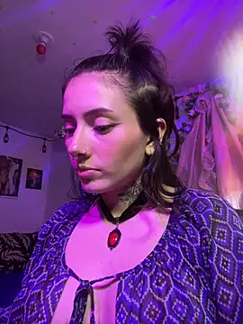 LiliJones  online show from 24, 4, 2026