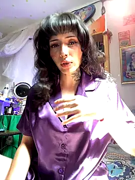 LiliJones  online show from 6, 11, 2025