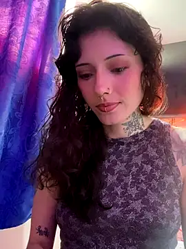 LiliJones  online show from 5, 11, 2025