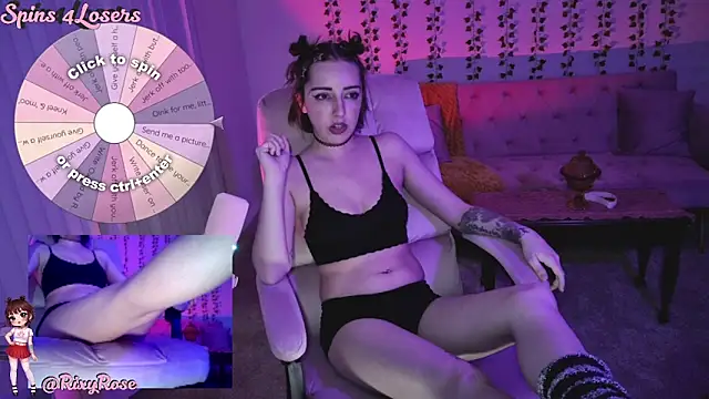 Trixyrose online show from 10, 4, 2026