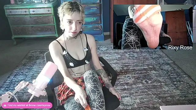 Trixyrose online show from 31, 10, 2025