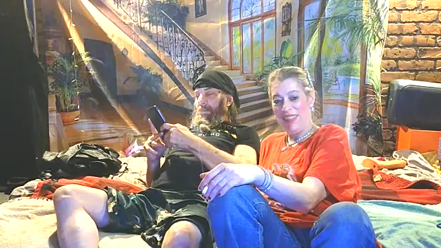 Snapshot of PropertyAndBiker chatting on 16, 10, 2025 PropertyAndBiker online show from 16, 10, 2025