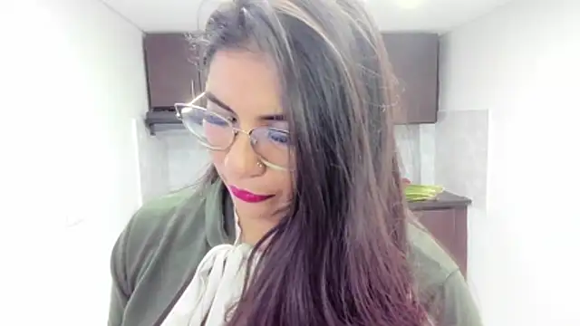 Luna Dumont online show from 2, 12, 2025