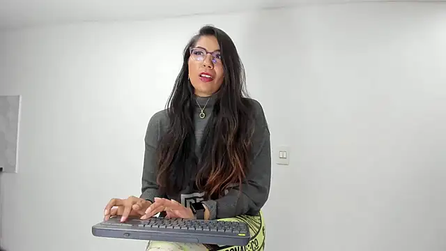 Snapshot of Luna_Dumont chatting on 11, 7, 2026 Luna Dumont online show from 11, 7, 2026