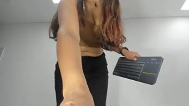 Snapshot of Luna_Dumont chatting on 7, 6, 2026 Luna Dumont online show from 7, 6, 2026