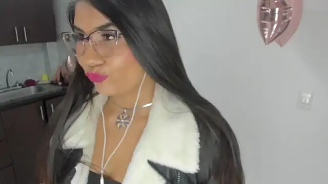 Luna Dumont online show from 6, 3, 2026