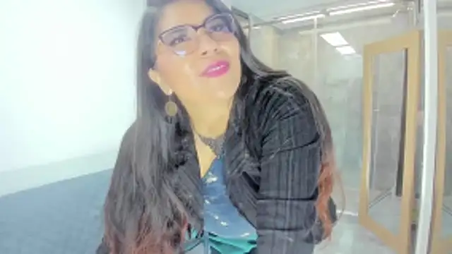 Luna Dumont online show from 18, 2, 2026