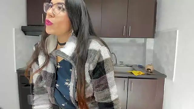 Luna Dumont online show from 12, 5, 2026