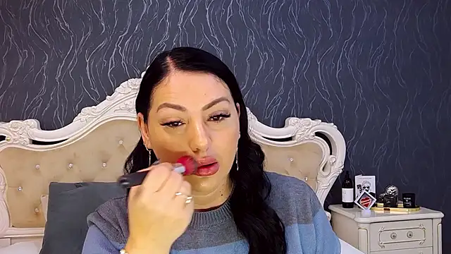 Lauren Saint online show from 1, 12, 2025