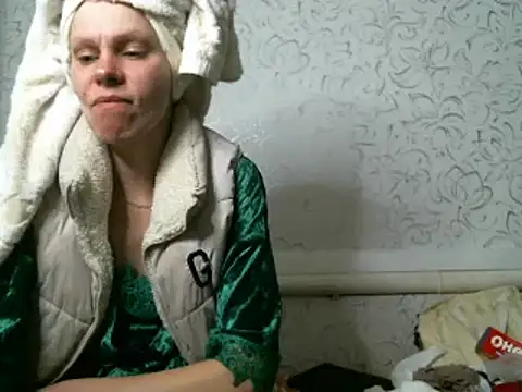 Julie Silver online show from 27, 2, 2025