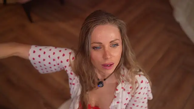 eva fashionista online show from 15, 2, 2026