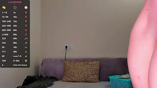 Kimmberr online show from 8, 7, 2026