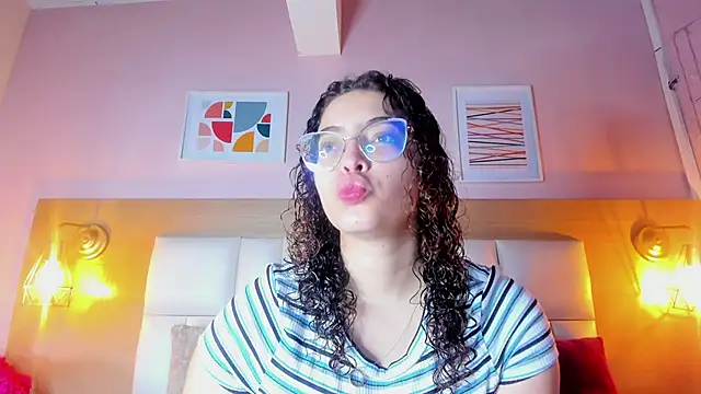 Snapshot of Dollar-girl chatting on 13, 2, 2025 Dollar-girl online show from 13, 2, 2025