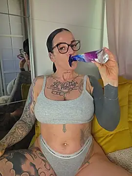EmilyDiazofficial online show from 24, 6, 2026