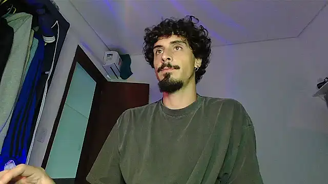 Snapshot of milkoffe chatting on 6, 6, 2026 milkoffe online show from 6, 6, 2026