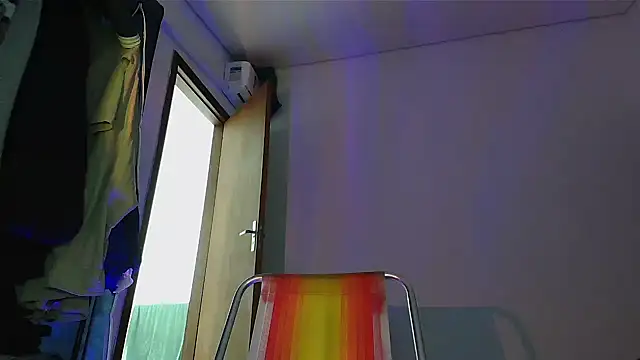 Snapshot of milkoffe chatting on 1, 6, 2026 milkoffe online show from 1, 6, 2026