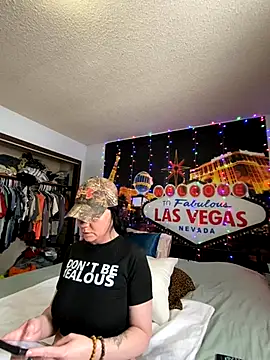 SidneyRaee online show from 2, 12, 2024