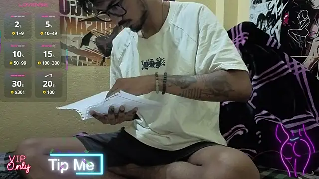 Snapshot of just_fucks chatting on 6, 4, 2026 just fucks online show from 6, 4, 2026
