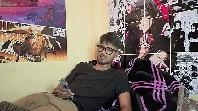 Snapshot of just_fucks chatting on 13, 4, 2026 just fucks online show from 13, 4, 2026