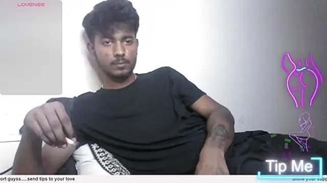 Snapshot of just_fucks chatting on 25, 10, 2025 just fucks online show from 25, 10, 2025