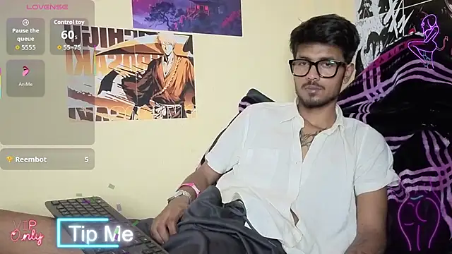 Snapshot of just_fucks chatting on 4, 4, 2026 just fucks online show from 4, 4, 2026