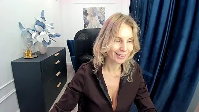 Sinty Devis online show from 16, 11, 2025