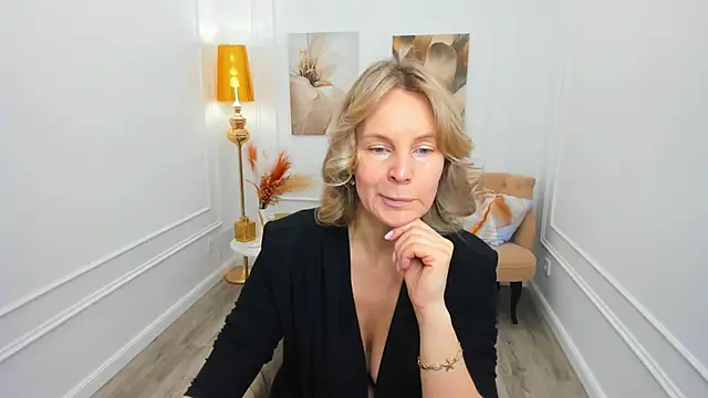 Sinty Devis online show from 9, 4, 2026