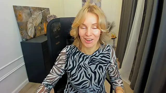 Sinty Devis online show from 14, 4, 2026