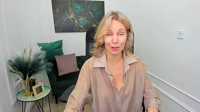 Sinty Devis online show from 2, 4, 2026