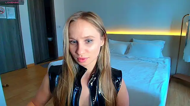 Snapshot of Mad1en chatting on 26, 4, 2026 Mad1en online show from 26, 4, 2026