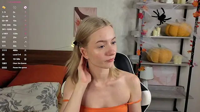 Snapshot of IdaValenti chatting on 9, 11, 2025 IdaValenti online show from 9, 11, 2025