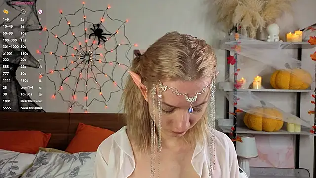 Snapshot of IdaValenti chatting on 31, 10, 2025 IdaValenti online show from 31, 10, 2025