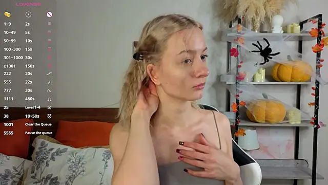 Snapshot of IdaValenti chatting on 7, 11, 2025 IdaValenti online show from 7, 11, 2025