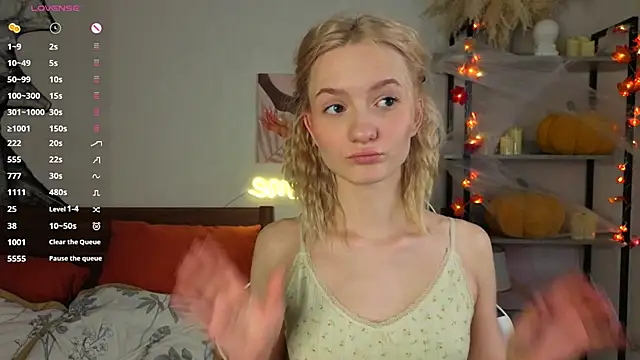 Snapshot of IdaValenti chatting on 2, 11, 2025 IdaValenti online show from 2, 11, 2025