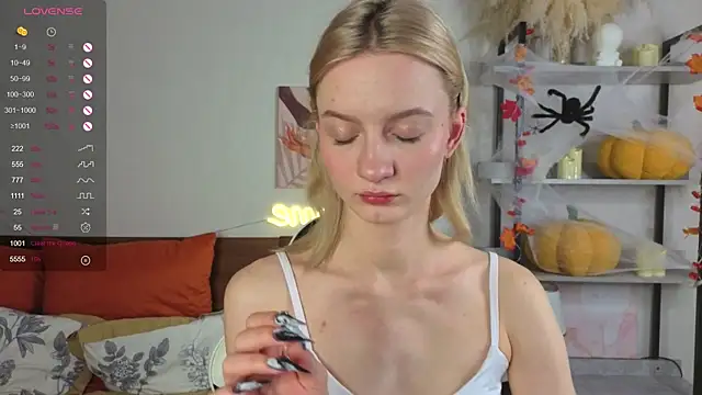 Snapshot of IdaValenti chatting on 22, 11, 2025 IdaValenti online show from 22, 11, 2025