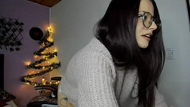 kassandra james online show from 2, 1, 2025