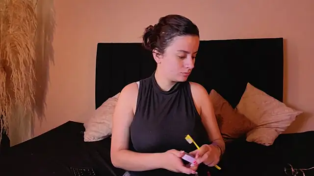 kassandra james online show from 19, 12, 2025