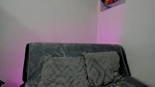 kassandra james online show from 9, 10, 2025