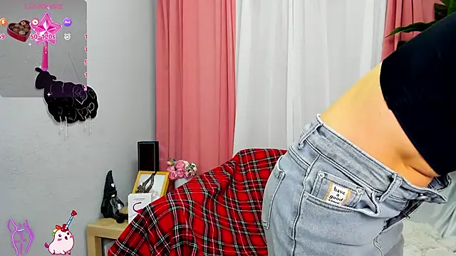 Snapshot of jessica_tiny chatting on 1, 3, 2025 jessica tiny online show from 1, 3, 2025