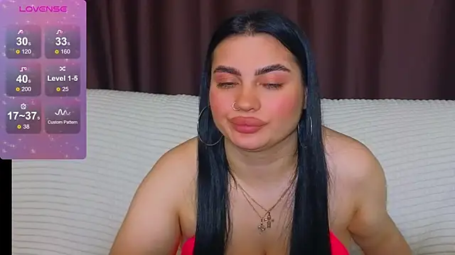 Snapshot of Nikki_Kardashian chatting on 12, 2, 2025 Nikki Kardashian online show from 12, 2, 2025
